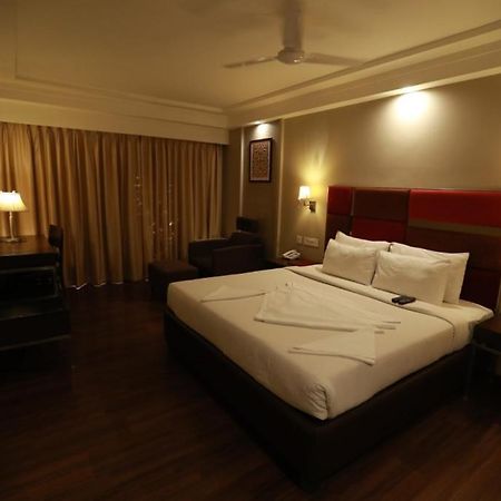 Hotel-S-Park Khammam Ngoại thất bức ảnh